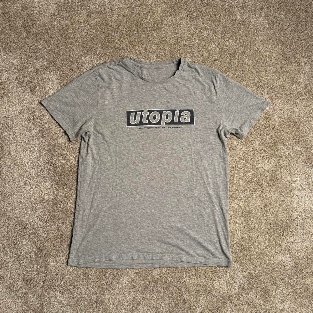 HEATHER GREY‎ "UTOPIA" GRAPHIC TEE
